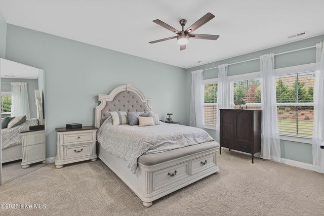 86 W Weatherbee Way, Hampstead, NC 28443