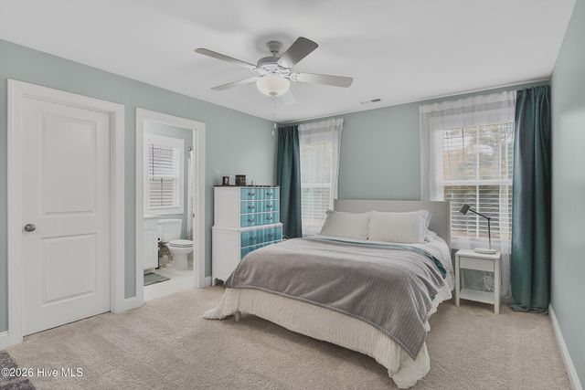 86 W Weatherbee Way, Hampstead, NC 28443