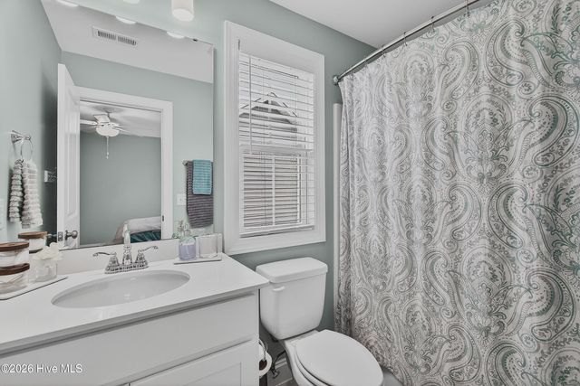 86 W Weatherbee Way, Hampstead, NC 28443