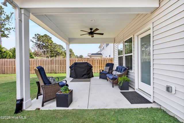 86 W Weatherbee Way, Hampstead, NC 28443