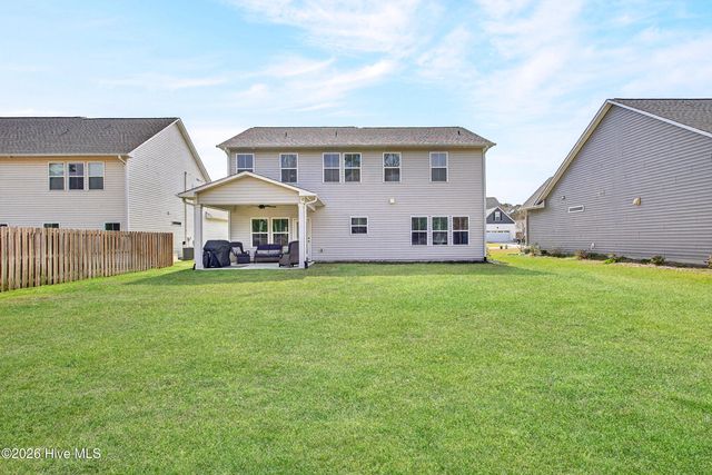 86 W Weatherbee Way, Hampstead, NC 28443