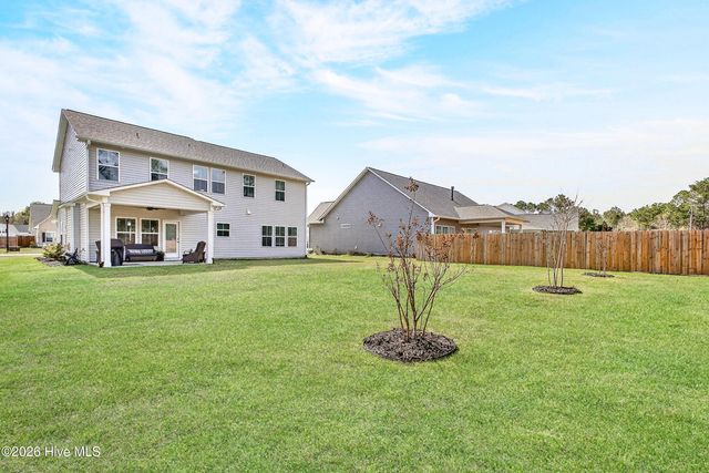 86 W Weatherbee Way, Hampstead, NC 28443