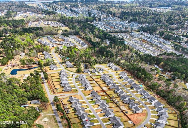 86 W Weatherbee Way, Hampstead, NC 28443