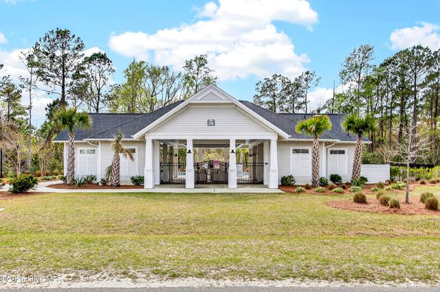 86 W Weatherbee Way, Hampstead, NC 28443