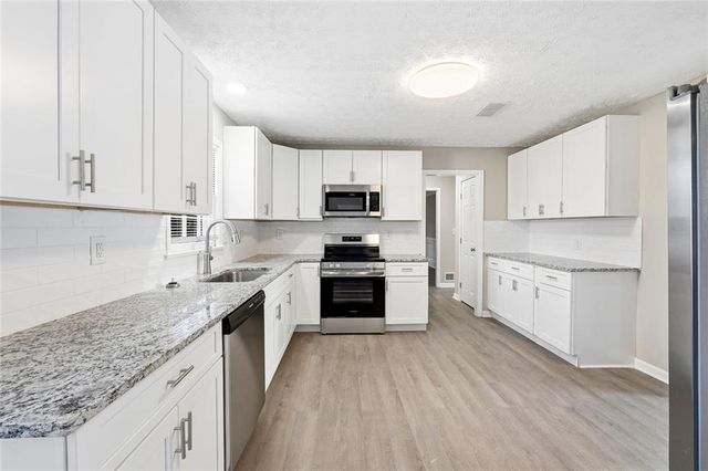 4043 Colonial SW Drive, Lilburn, GA 30047