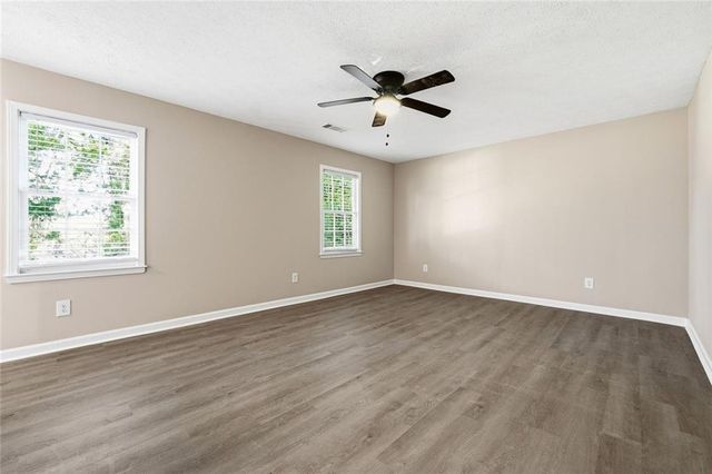 4043 Colonial SW Drive, Lilburn, GA 30047