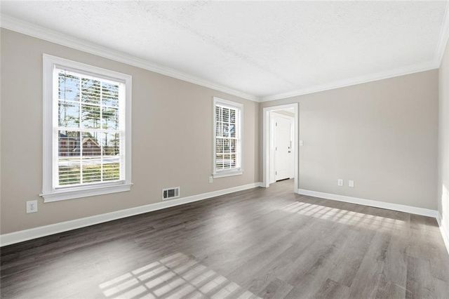 4043 Colonial SW Drive, Lilburn, GA 30047