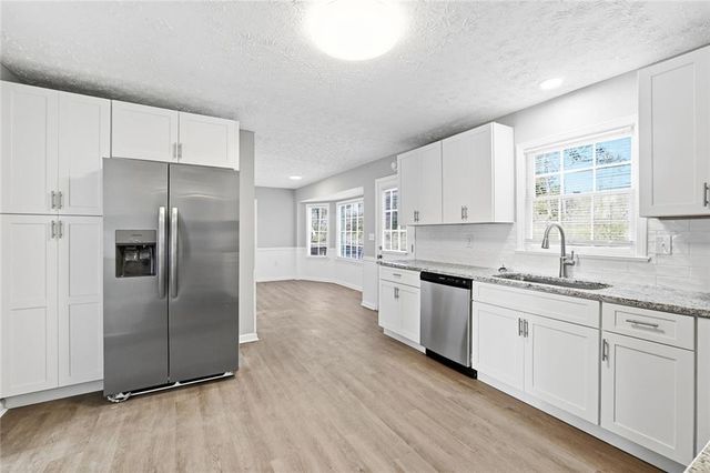 4043 Colonial SW Drive, Lilburn, GA 30047