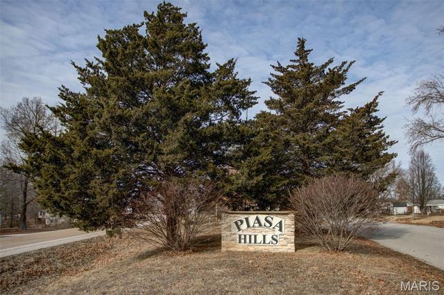 5916 Dogwood Lane, Godfrey, IL 62035