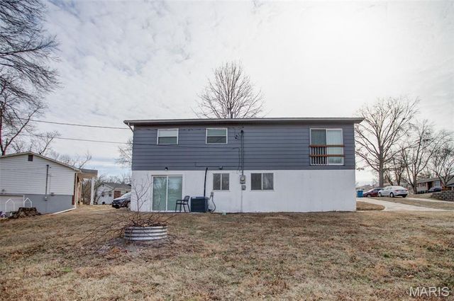 5916 Dogwood Lane, Godfrey, IL 62035