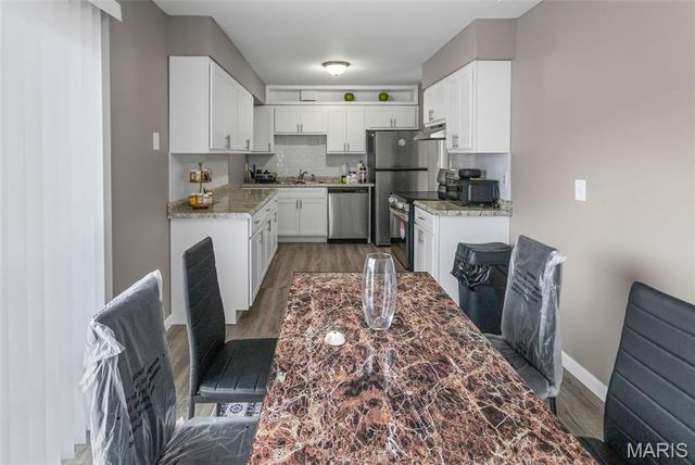 5916 Dogwood Lane, Godfrey, IL 62035