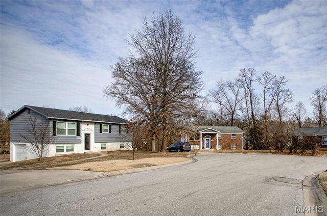 5916 Dogwood Lane, Godfrey, IL 62035