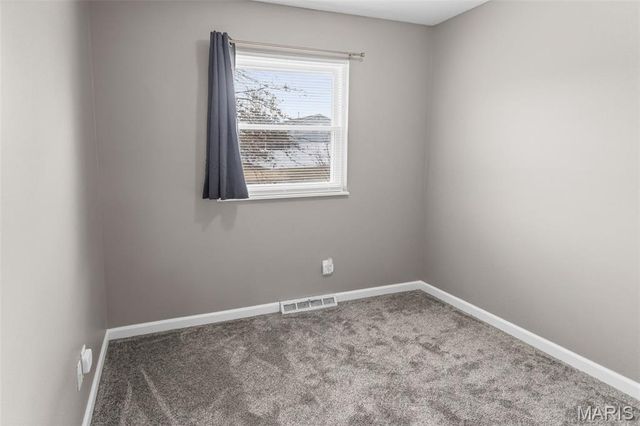 5916 Dogwood Lane, Godfrey, IL 62035