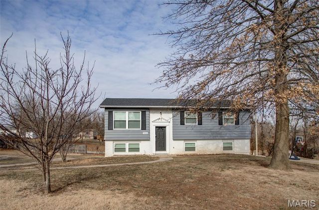 5916 Dogwood Lane, Godfrey, IL 62035