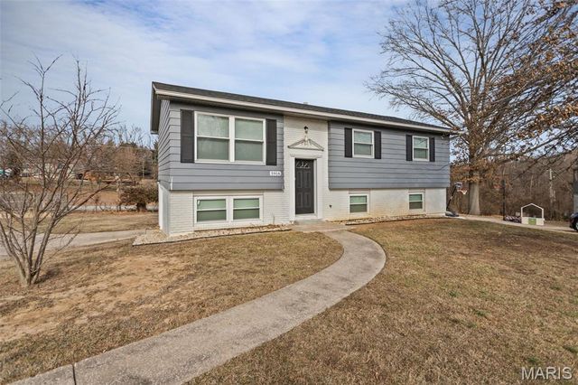 5916 Dogwood Lane, Godfrey, IL 62035