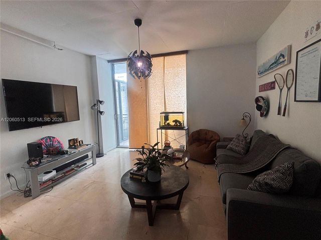 690 SW 1st Ct 1132, Miami, FL 33130