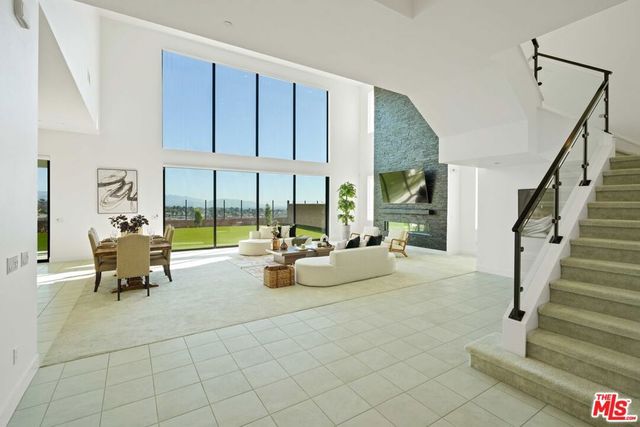 11818 N Hillsborough Lane, Porter Ranch, CA 91326