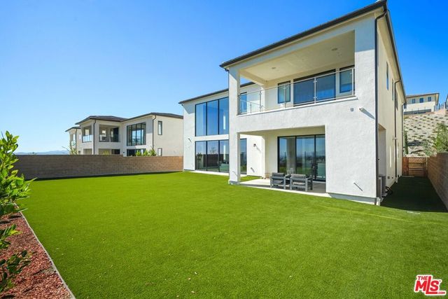 11818 N Hillsborough Lane, Porter Ranch, CA 91326