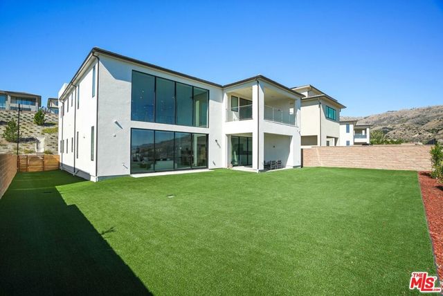 11818 N Hillsborough Lane, Porter Ranch, CA 91326