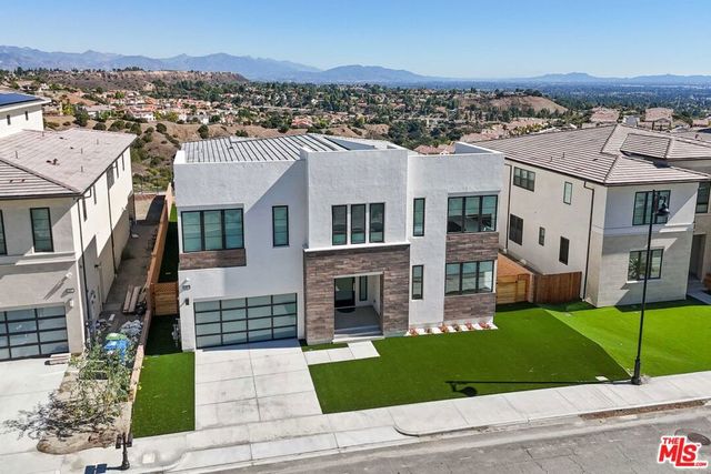 11818 N Hillsborough Lane, Porter Ranch, CA 91326