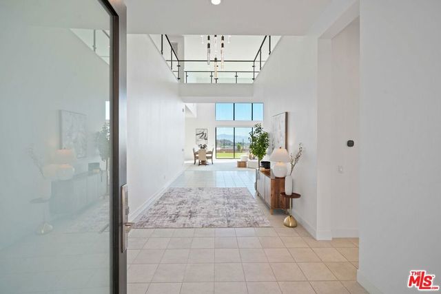 11818 N Hillsborough Lane, Porter Ranch, CA 91326