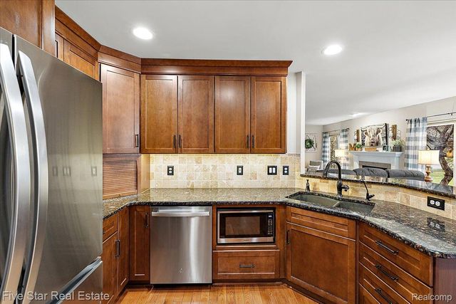 1369 Catherines Way, Genoa Township, MI 48843