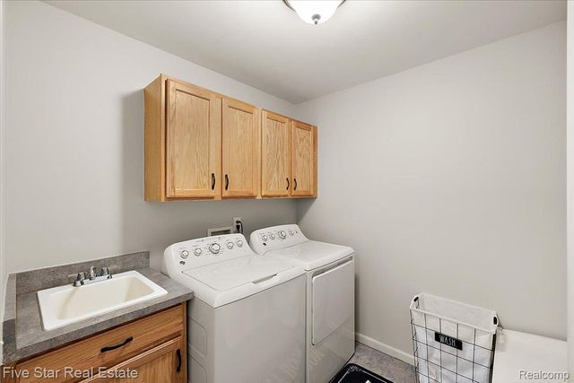 1369 Catherines Way, Genoa Township, MI 48843