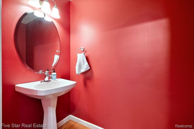 1369 Catherines Way, Genoa Township, MI 48843