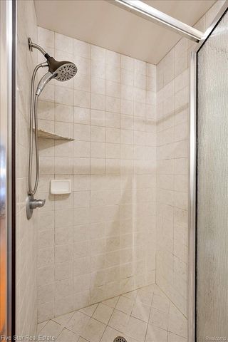 1369 Catherines Way, Genoa Township, MI 48843