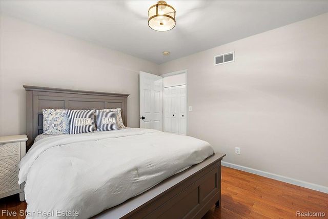 1369 Catherines Way, Genoa Township, MI 48843