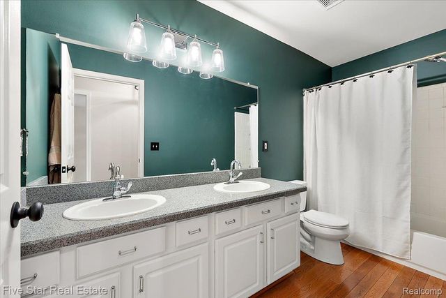 1369 Catherines Way, Genoa Township, MI 48843