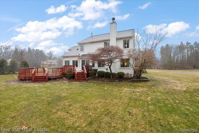 1369 Catherines Way, Genoa Township, MI 48843