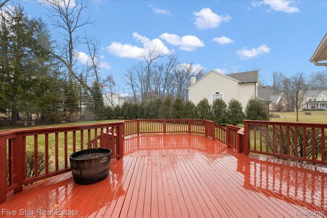 1369 Catherines Way, Genoa Township, MI 48843