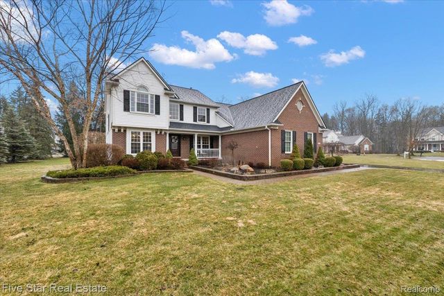 1369 Catherines Way, Genoa Township, MI 48843