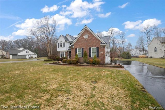 1369 Catherines Way, Genoa Township, MI 48843