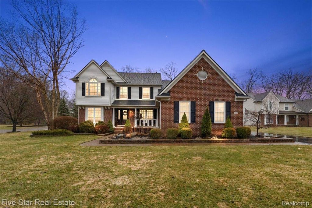 1369 Catherines Way, Genoa Township, MI 48843