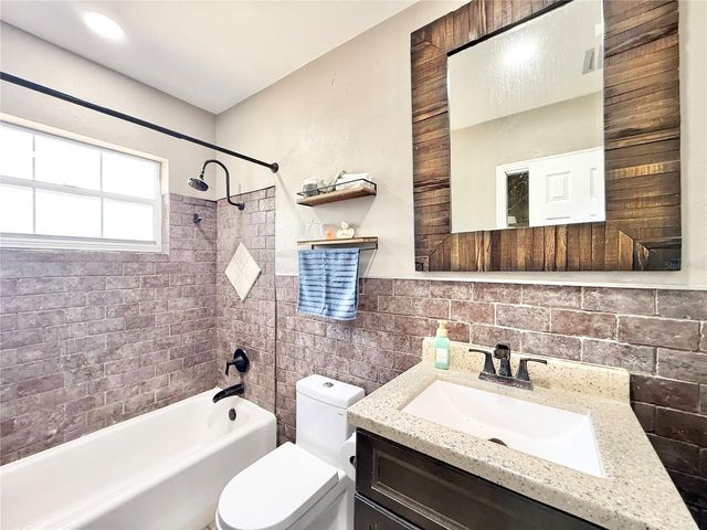 5846 WYOMING AVENUE, New Port Richey, FL 34652