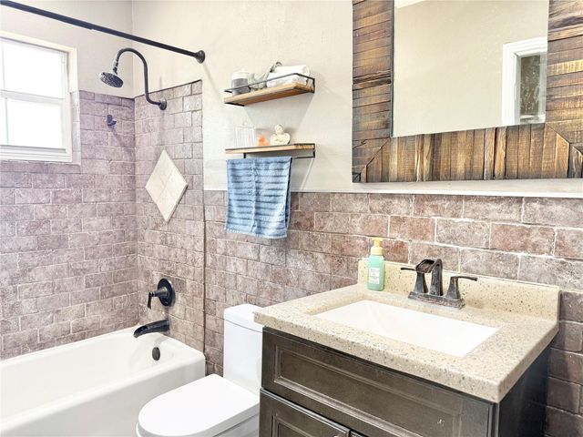 5846 WYOMING AVENUE, New Port Richey, FL 34652