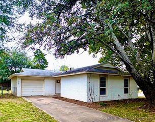 429 S Gum Avenue, Broken Arrow, OK 74012
