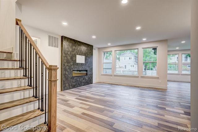 812 Irving Avenue, Royal Oak, MI 48067
