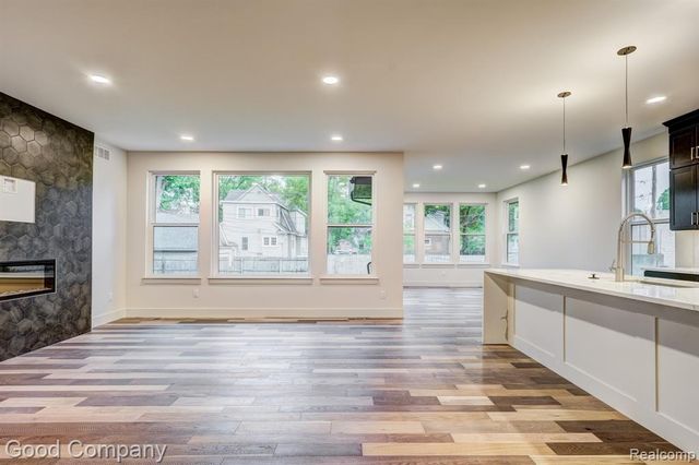 812 Irving Avenue, Royal Oak, MI 48067
