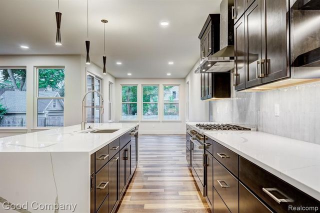 812 Irving Avenue, Royal Oak, MI 48067