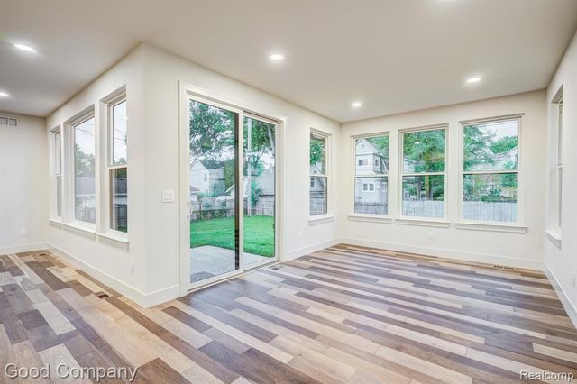 812 Irving Avenue, Royal Oak, MI 48067