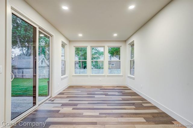 812 Irving Avenue, Royal Oak, MI 48067