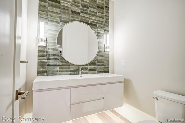 812 Irving Avenue, Royal Oak, MI 48067