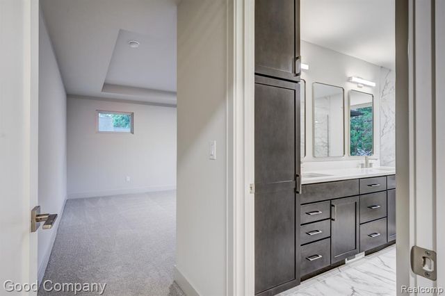 812 Irving Avenue, Royal Oak, MI 48067