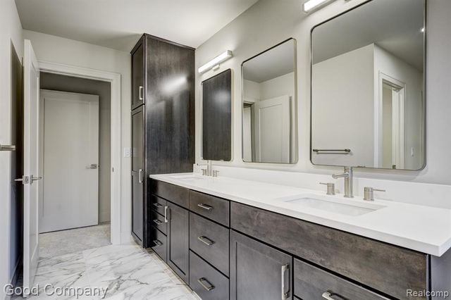 812 Irving Avenue, Royal Oak, MI 48067