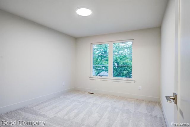 812 Irving Avenue, Royal Oak, MI 48067