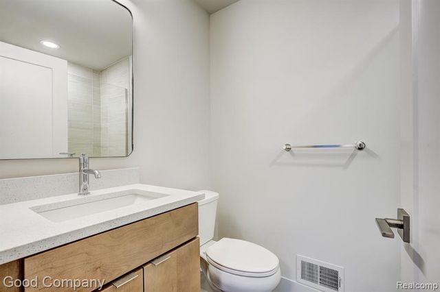 812 Irving Avenue, Royal Oak, MI 48067