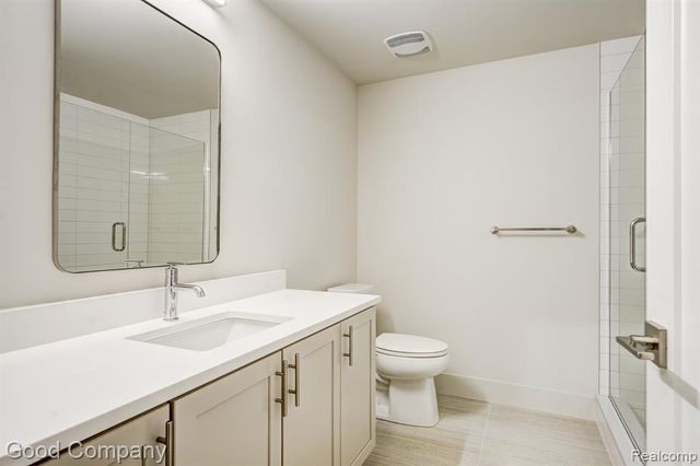 812 Irving Avenue, Royal Oak, MI 48067